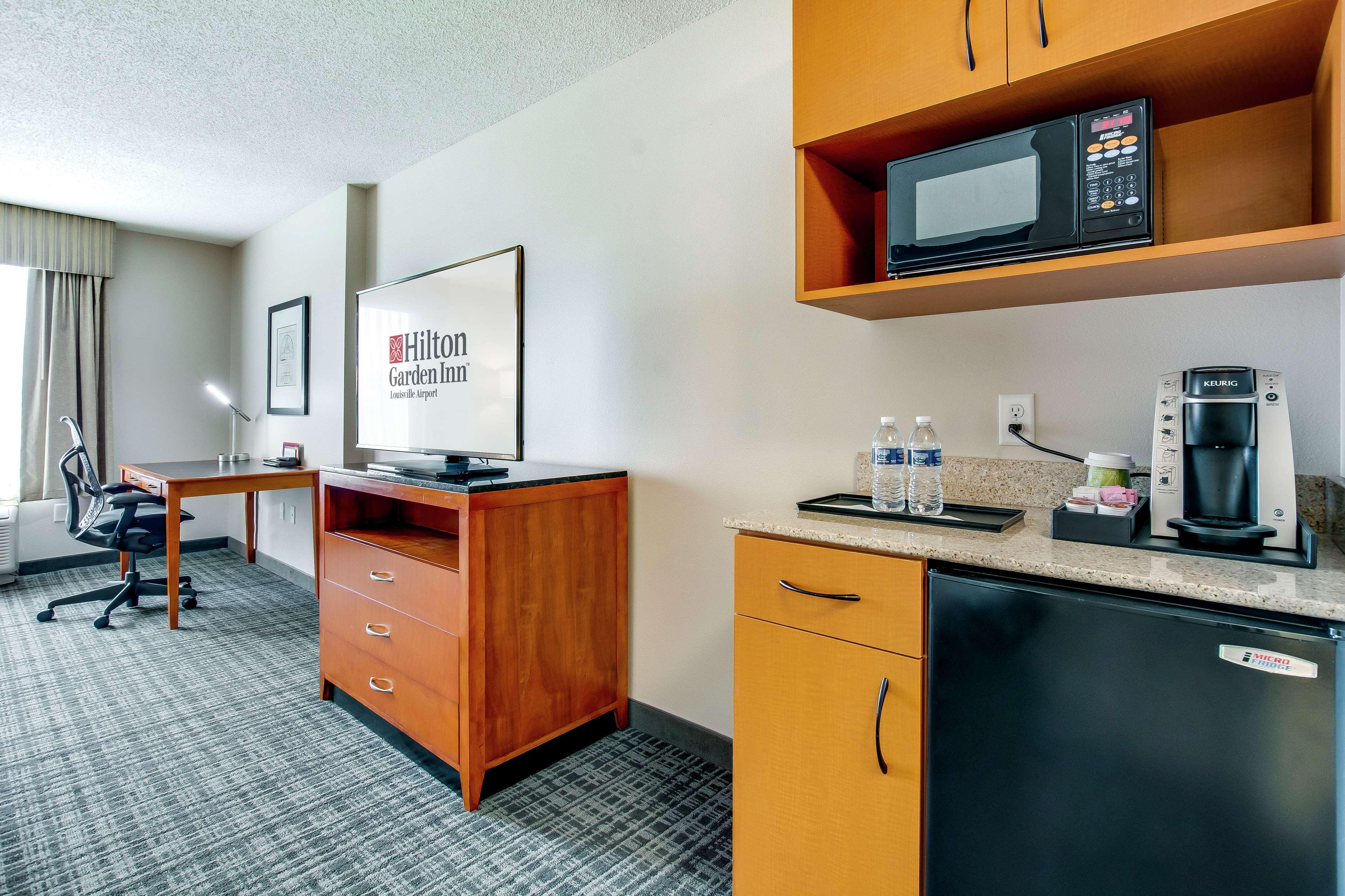 Hilton Garden Inn Louisville Airport Εξωτερικό φωτογραφία