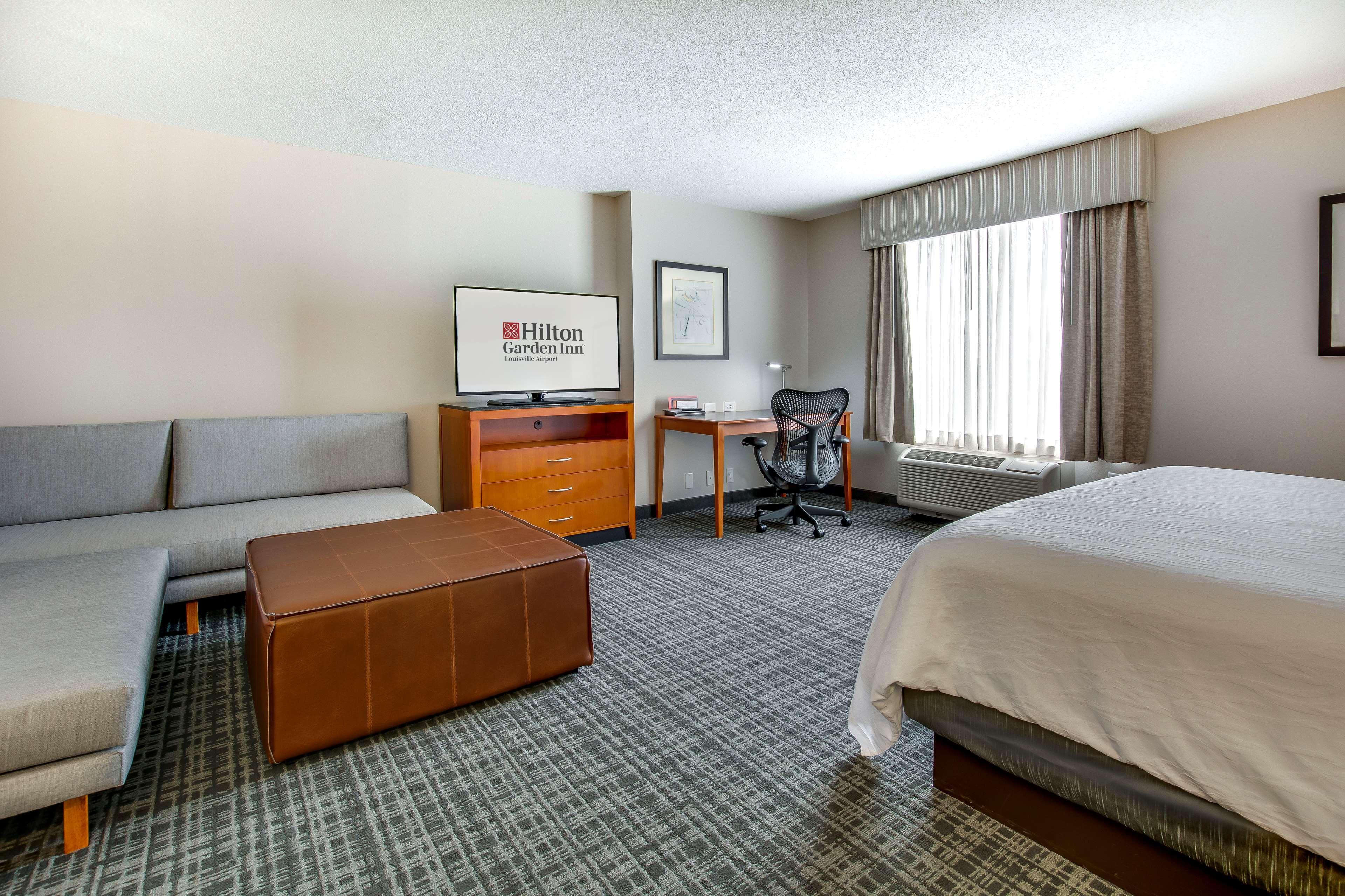 Hilton Garden Inn Louisville Airport Εξωτερικό φωτογραφία