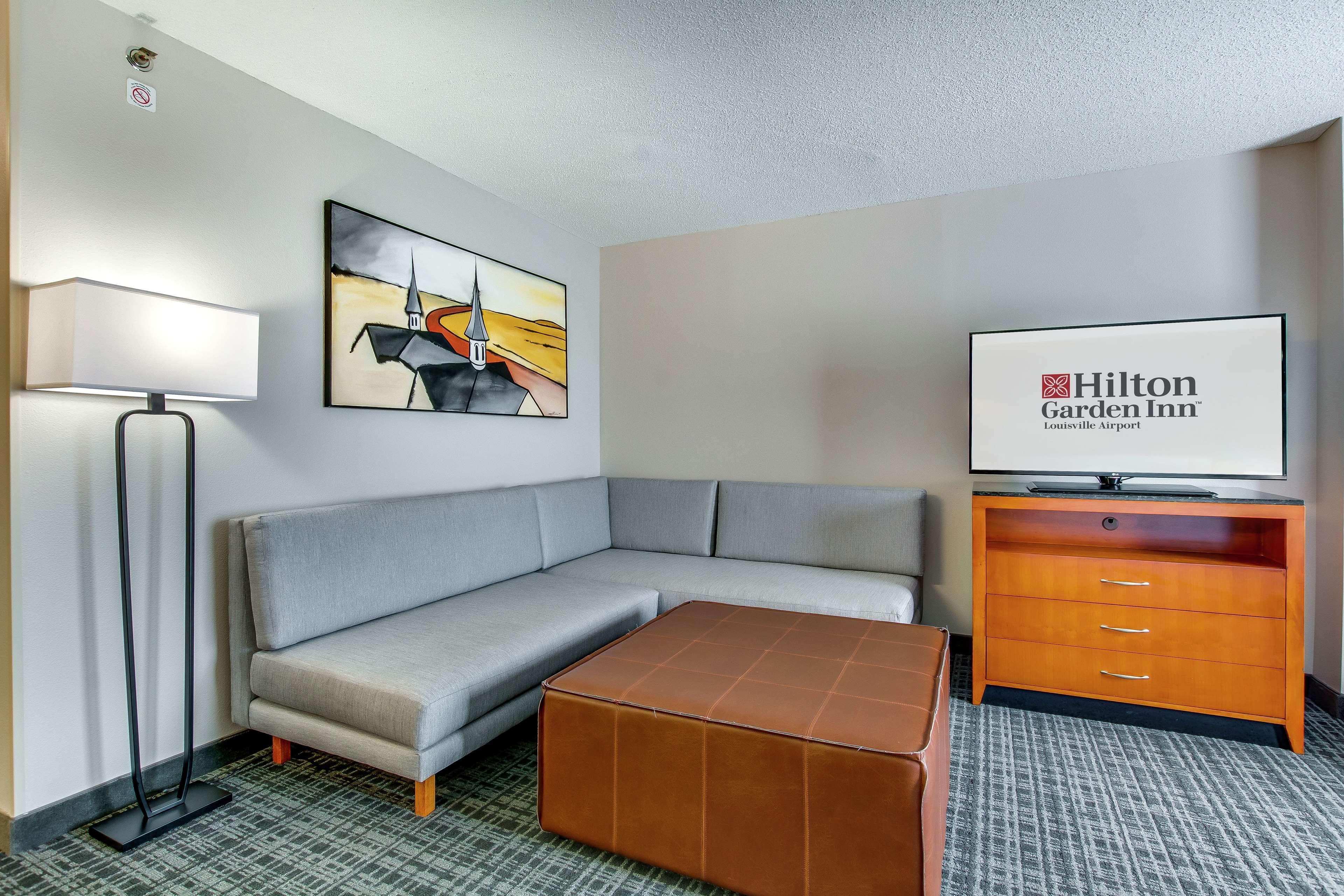 Hilton Garden Inn Louisville Airport Εξωτερικό φωτογραφία