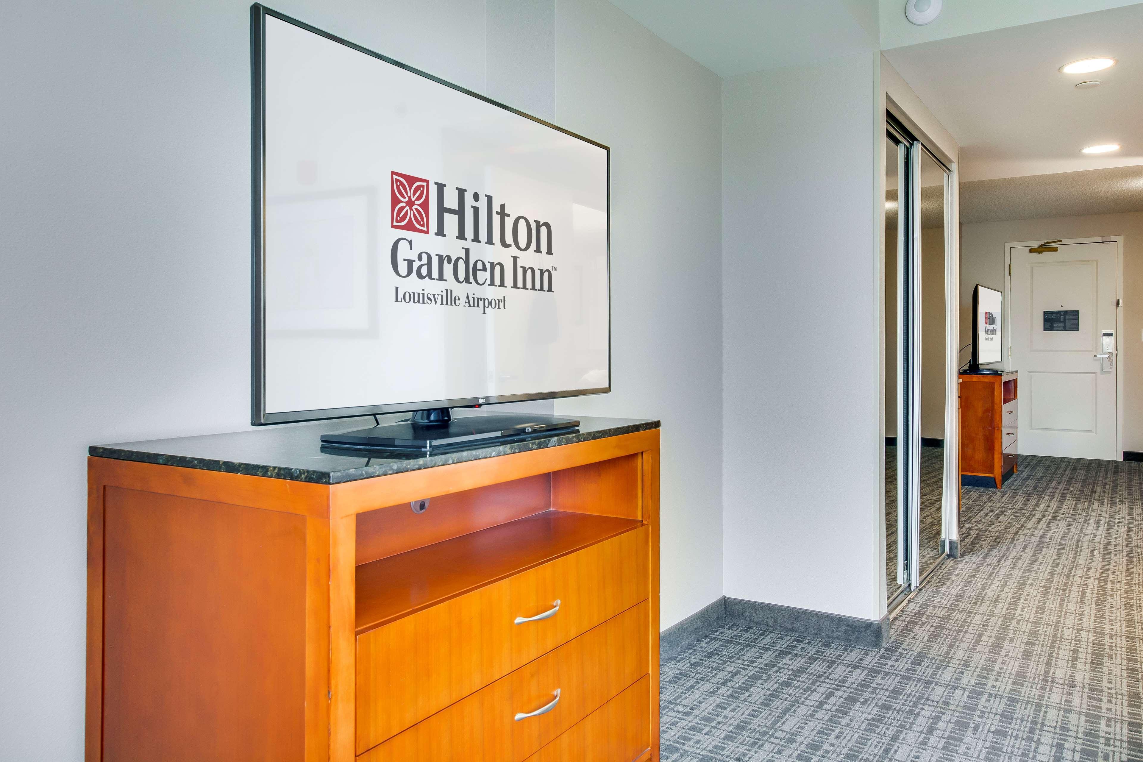 Hilton Garden Inn Louisville Airport Εξωτερικό φωτογραφία