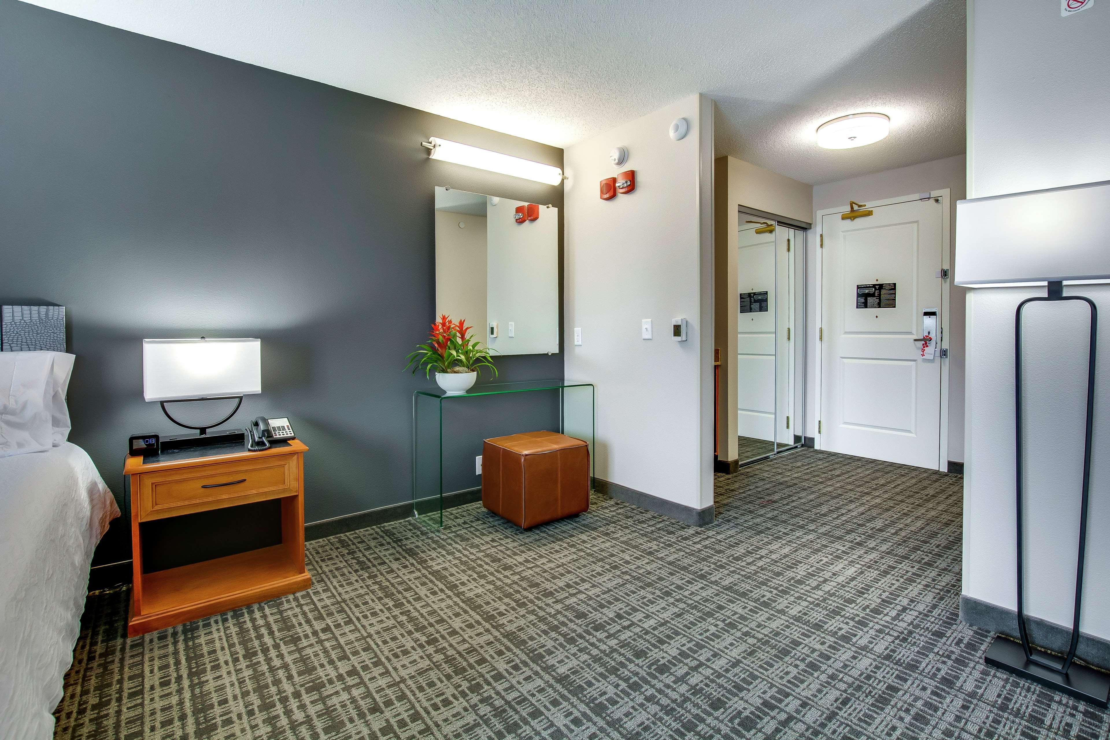 Hilton Garden Inn Louisville Airport Εξωτερικό φωτογραφία