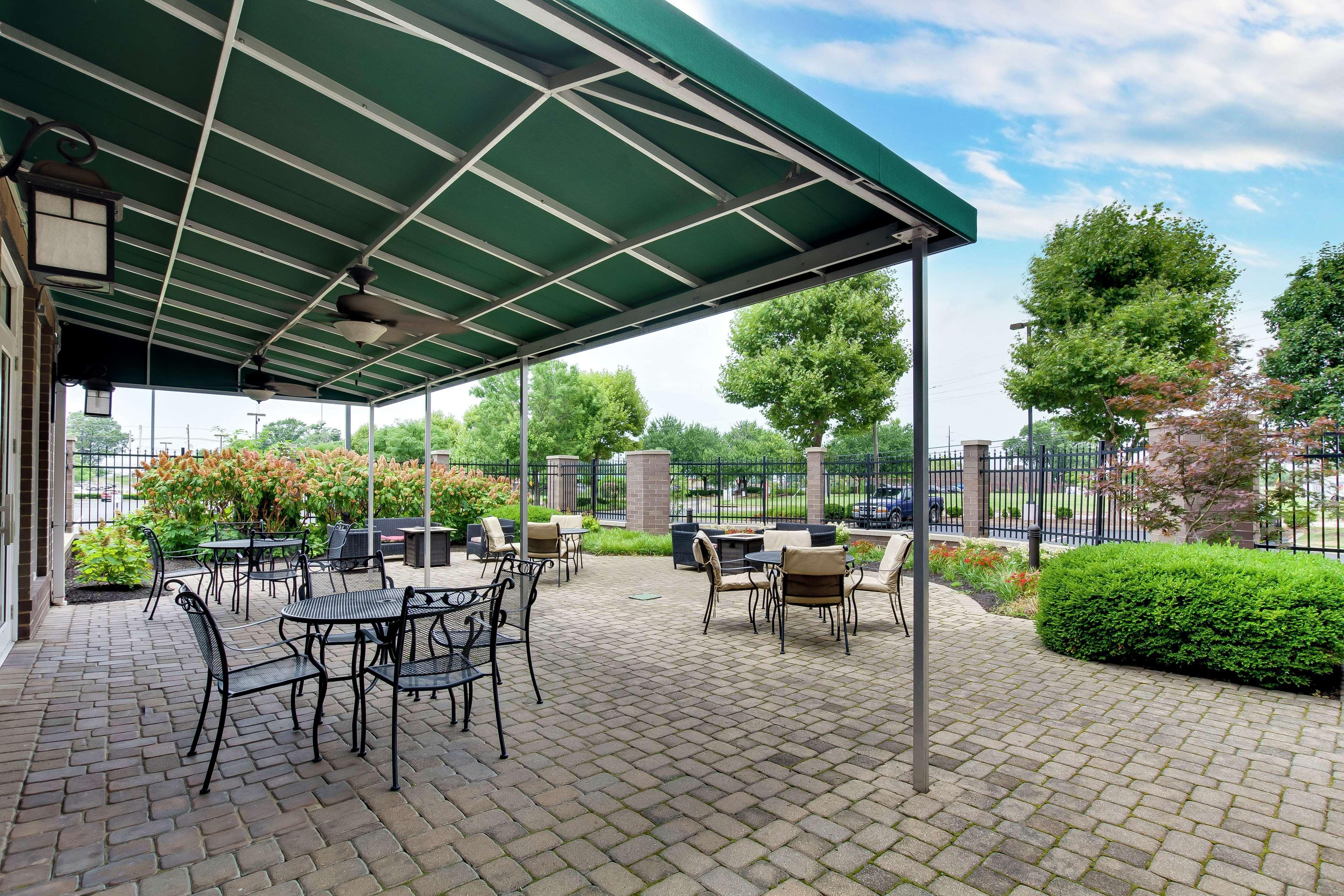 Hilton Garden Inn Louisville Airport Εξωτερικό φωτογραφία