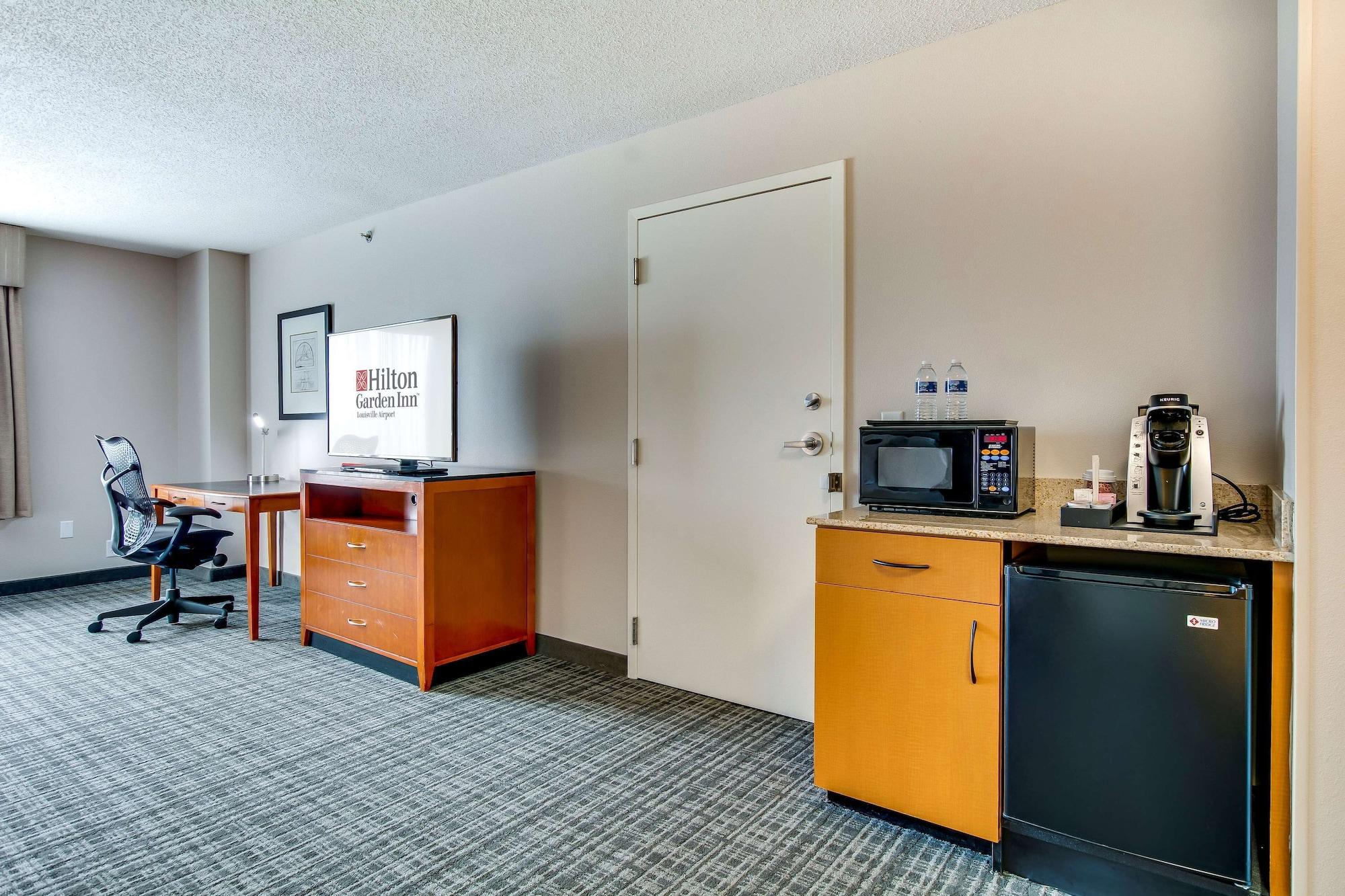 Hilton Garden Inn Louisville Airport Εξωτερικό φωτογραφία