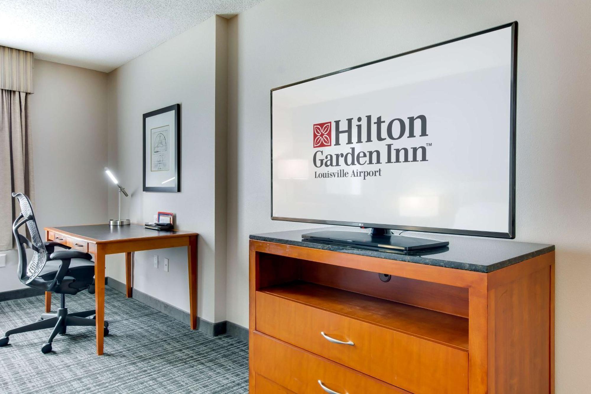 Hilton Garden Inn Louisville Airport Εξωτερικό φωτογραφία